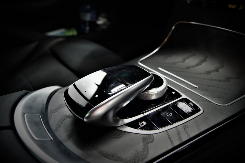 MERCEDES-BENZ GLC 250 D 204CV * AMG * * 4-MATIC * * ПОЛНАЯ КОМПЛЕКТАЦИЯ