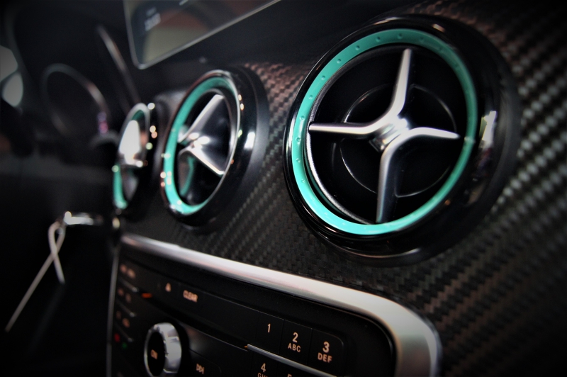 MERCEDES-BENZ A250 SPORT PETRONAS EDITION 218CV * ПАКЕТ AMG * ПАКЕТ НОЧНОЙ * 7G TRONIC *