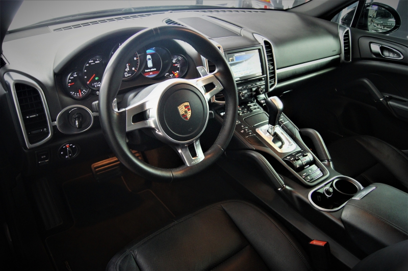 PORSCHE CAYENNE 3.0D V6 245CV * ПЛАТИНОВОЕ ИЗДАНИЕ *