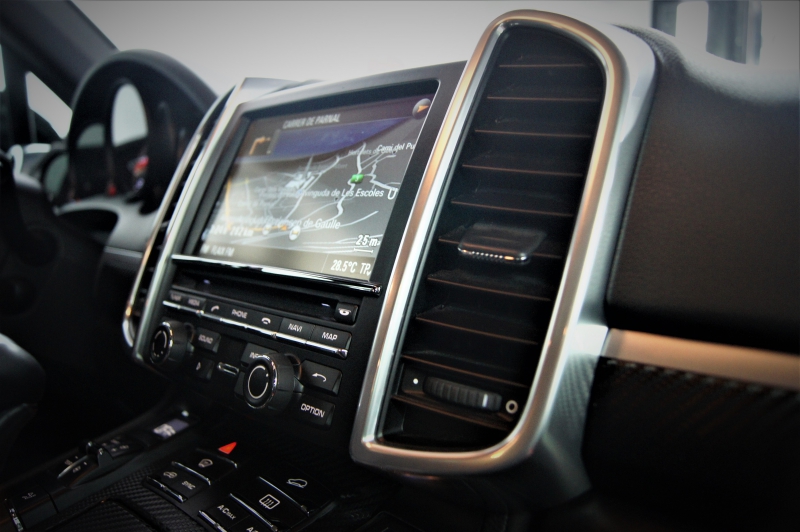 PORSCHE CAYENNE 3.0D V6 245CV * ПЛАТИНОВОЕ ИЗДАНИЕ *