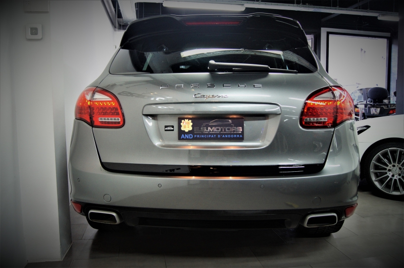 PORSCHE CAYENNE 3.0D V6 245CV * ПЛАТИНОВОЕ ИЗДАНИЕ *