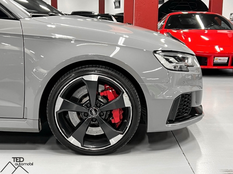 Audi RS3 400CV Полная команда