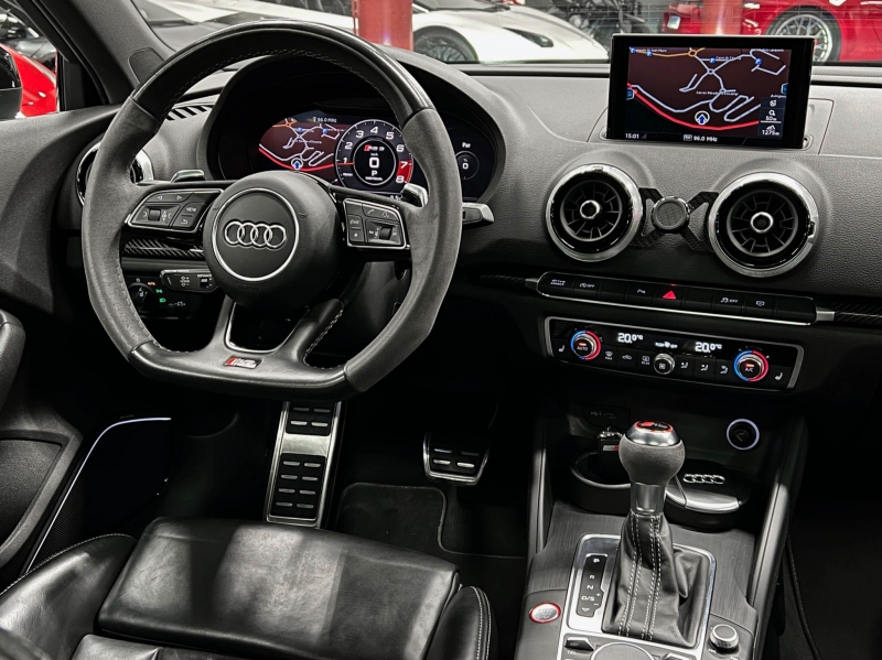 Audi RS3 400CV Полная команда