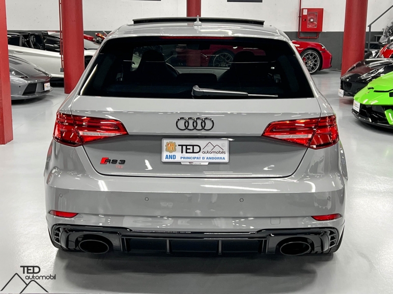 Audi RS3 400CV Полная команда