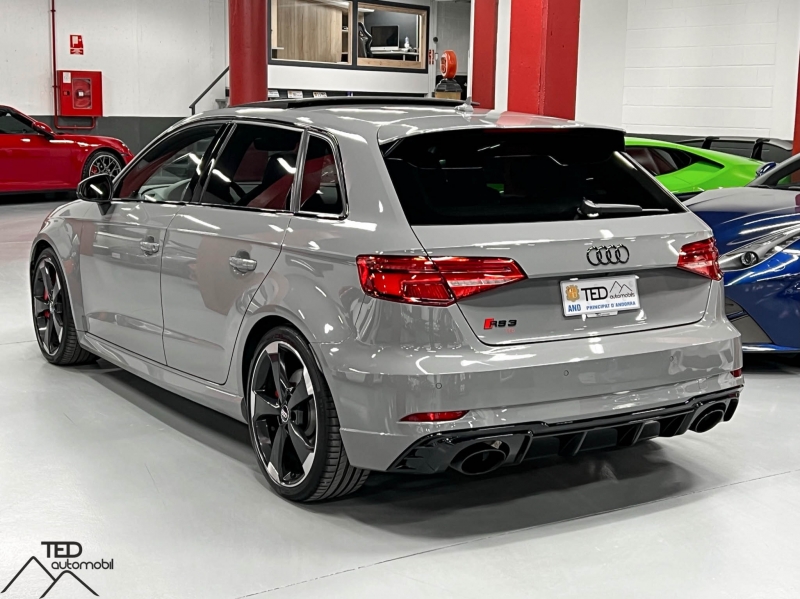 Audi RS3 400CV Полная команда