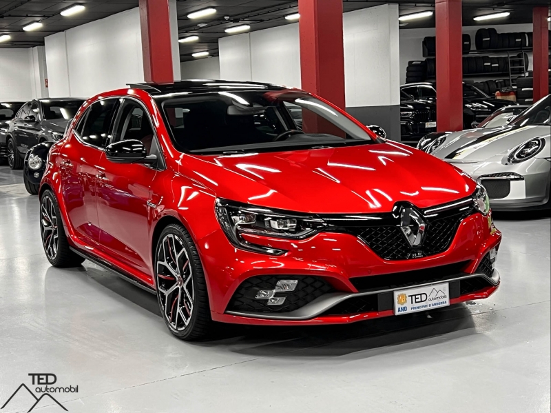 Renault Megane IV RS 300CV автоматически