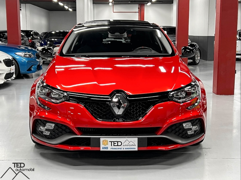 Renault Megane IV RS 300CV автоматически