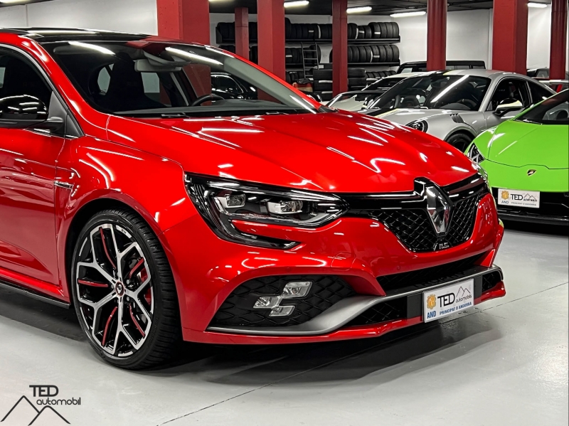 Renault Megane IV RS 300CV автоматически