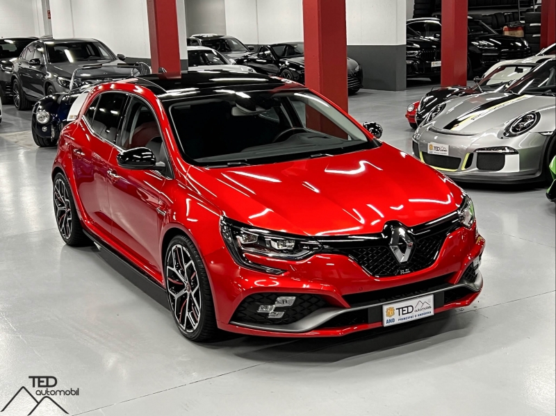 Renault Megane IV RS 300CV автоматически