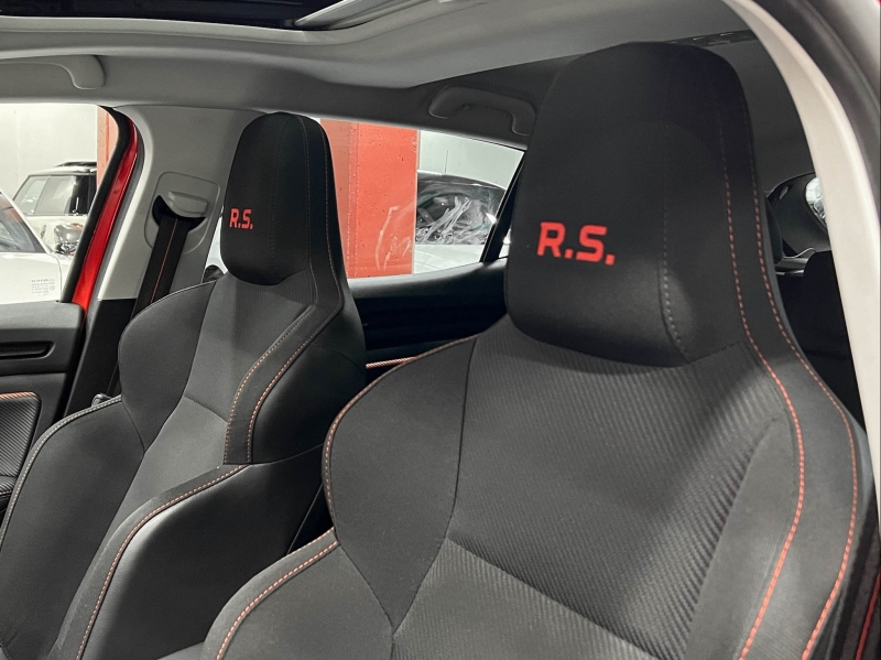 Renault Megane IV RS 300CV автоматически