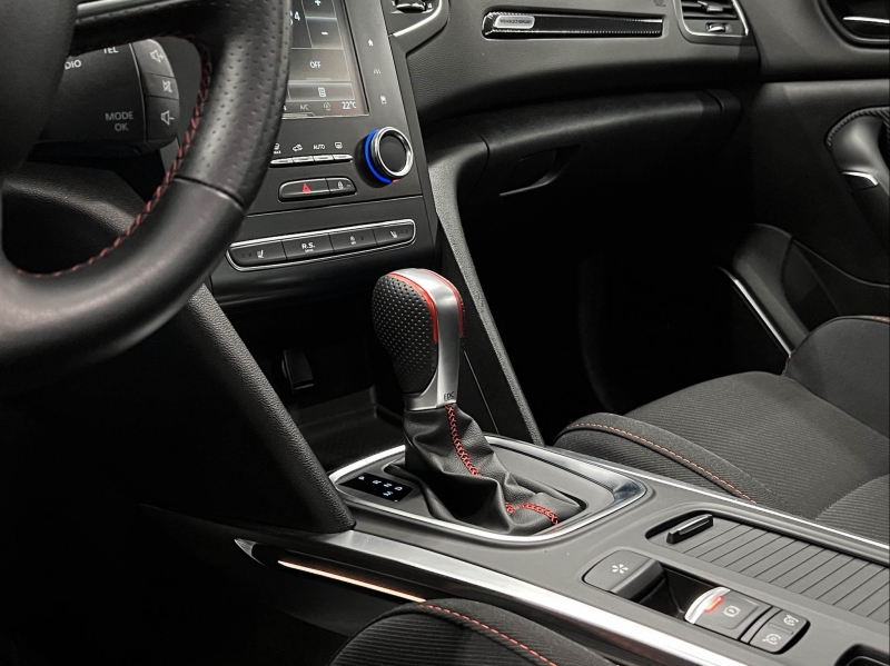 Renault Megane IV RS 300CV автоматически