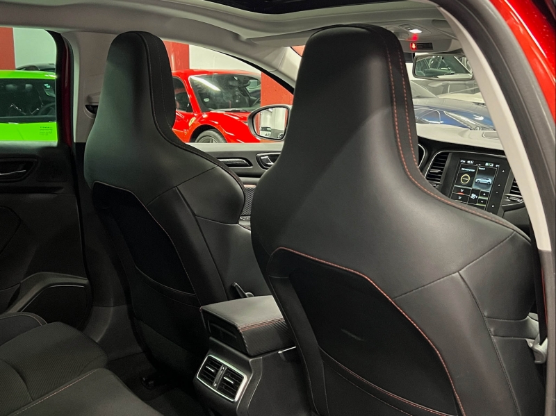Renault Megane IV RS 300CV автоматически