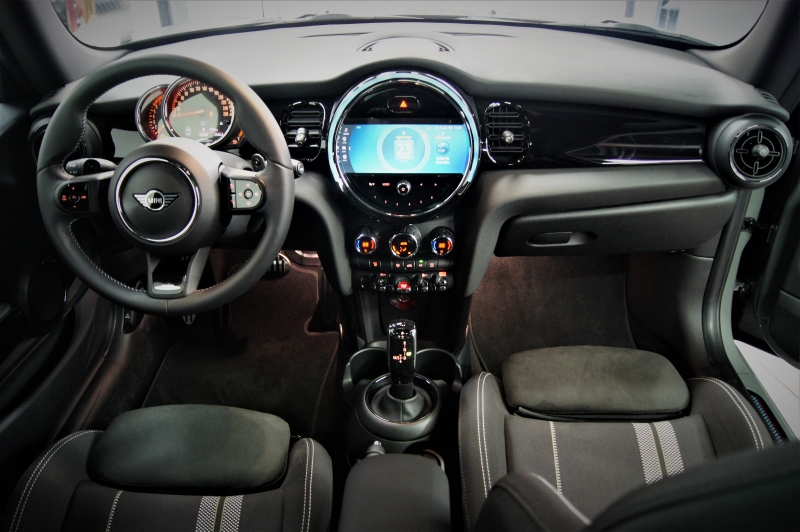 Mini John Cooper Works 231cv 8vel. * Лист *