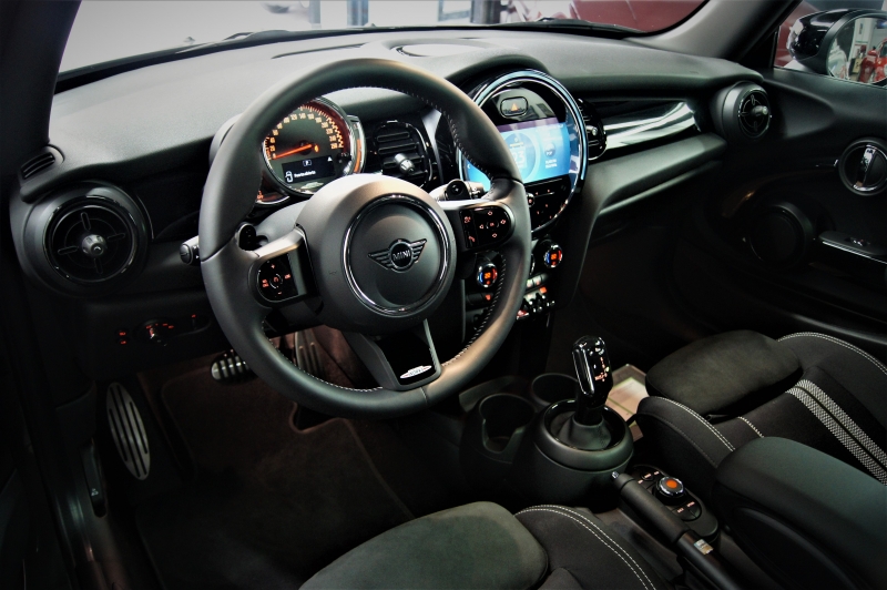 Mini John Cooper Works 231cv 8vel. * Лист *