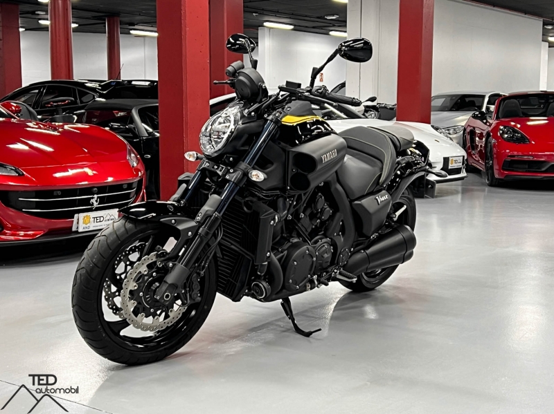 60-летие Yamaha VMAX