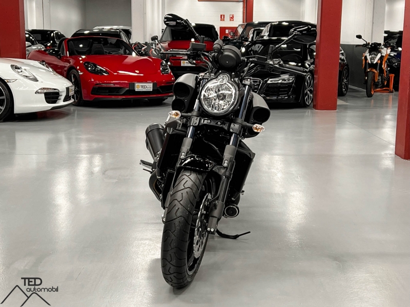 60-летие Yamaha VMAX