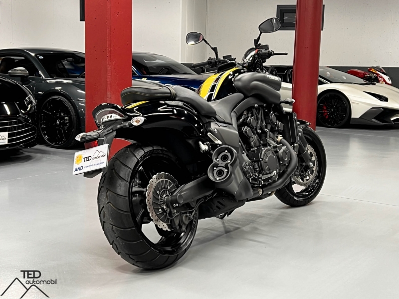 60-летие Yamaha VMAX