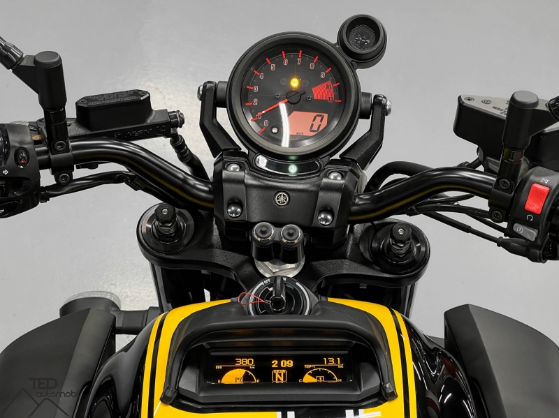 60-летие Yamaha VMAX