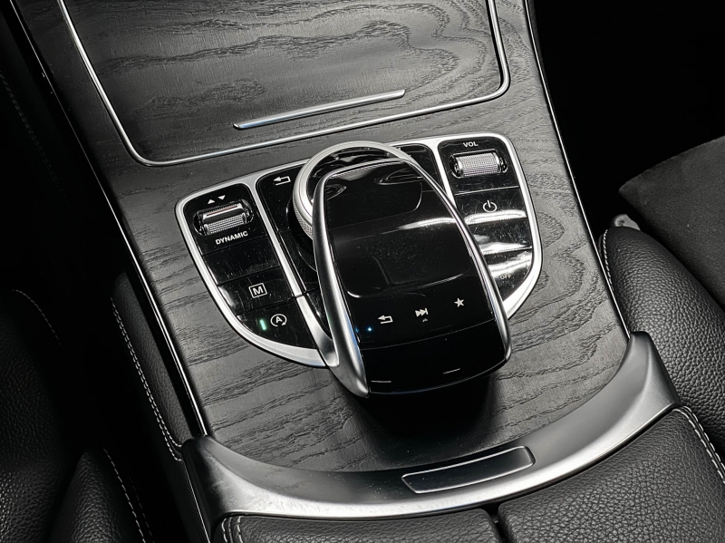 Мерседес GLC 250 4 Matic 211cv Камера 360