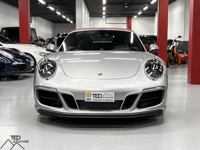 Porsche 911 Carrera 4 GTS 991.2 Кабриолет 450CV