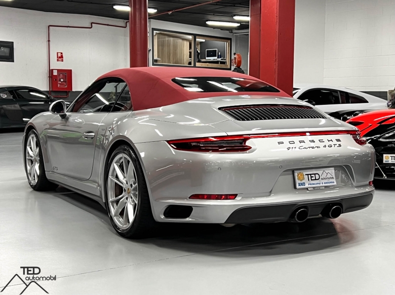 Porsche 911 Carrera 4 GTS 991.2 Кабриолет 450CV