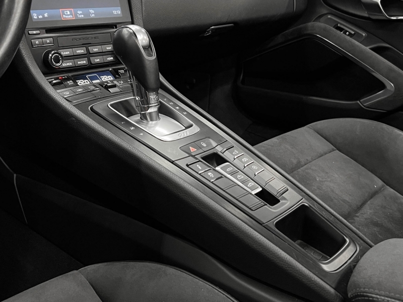 Porsche 911 Carrera 4 GTS 991.2 Кабриолет 450CV