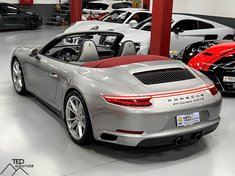 Porsche 911 Carrera 4 GTS 991.2 Кабриолет 450CV