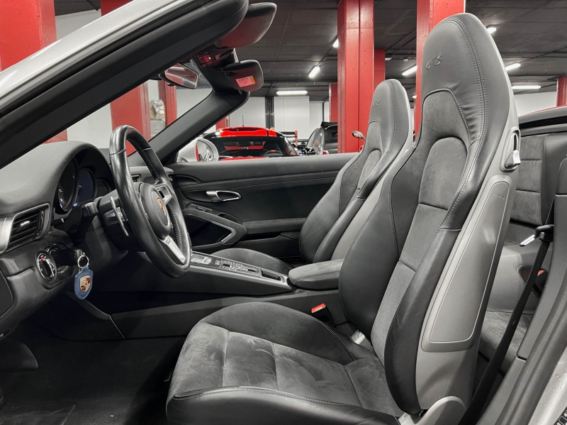 Porsche 911 Carrera 4 GTS 991.2 Кабриолет 450CV