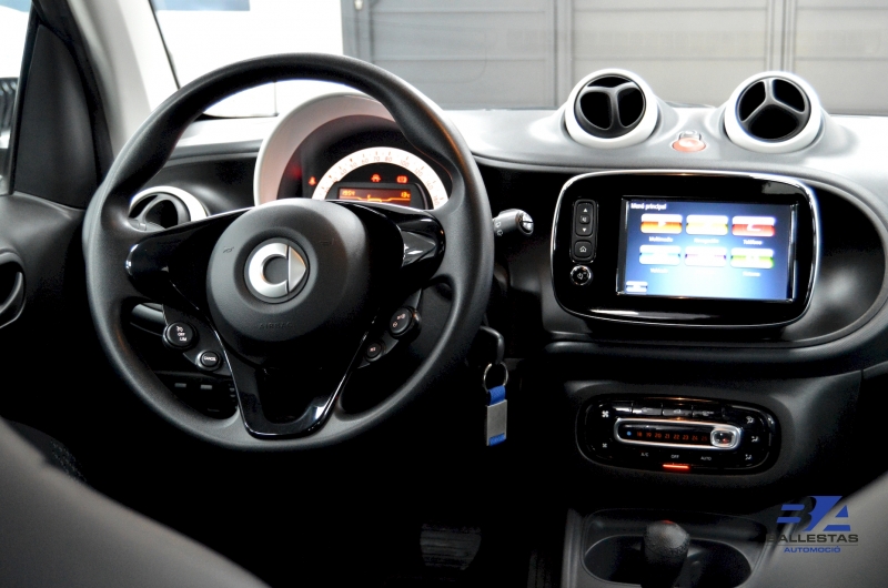 Smart Fortwo очень оснащен 71cv