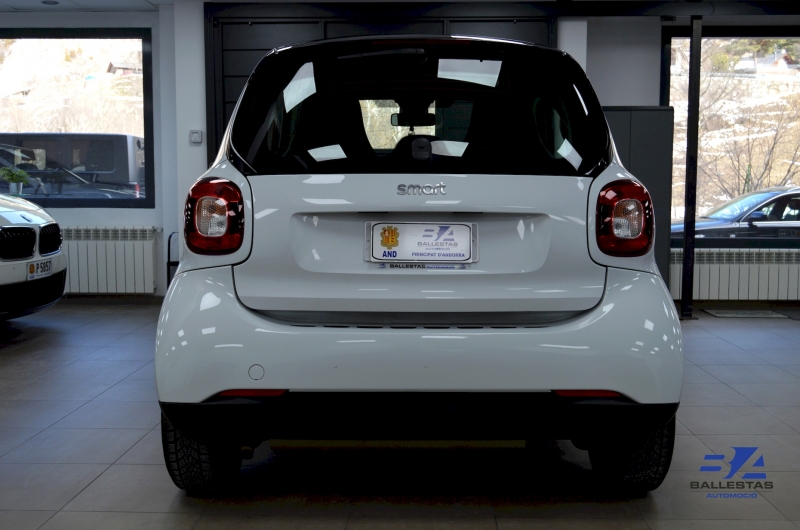 Smart Fortwo очень оснащен 71cv