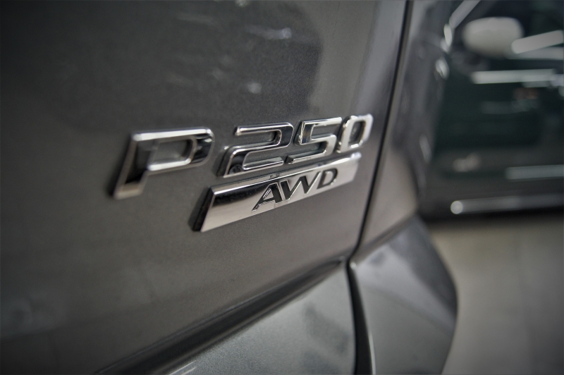 Jaguar E-Pace 2.0 R-Dynamic P250 249CV * 4x4 * * Бензин *