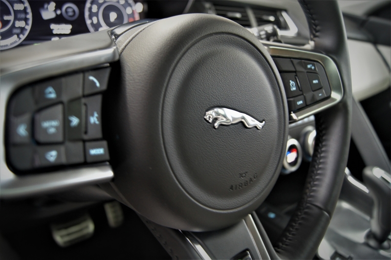 Jaguar E-Pace 2.0 R-Dynamic P250 249CV * 4x4 * * Бензин *