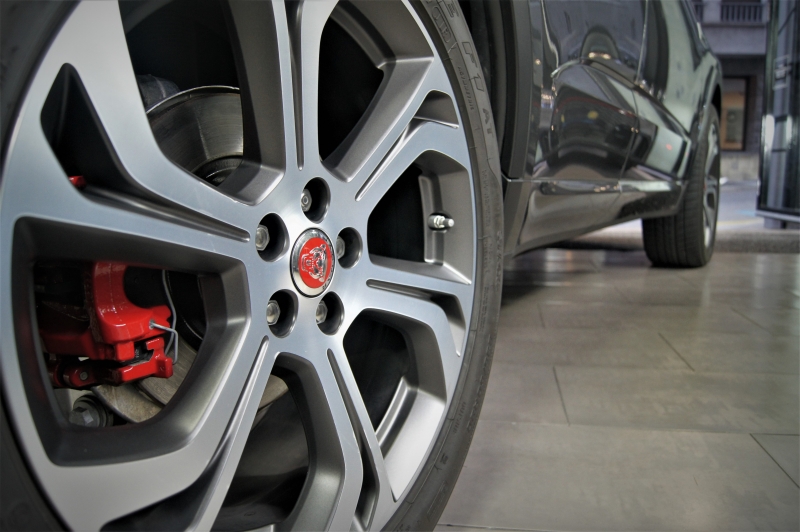 Jaguar E-Pace 2.0 R-Dynamic P250 249CV * 4x4 * * Бензин *