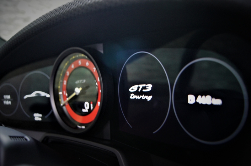 Porsche 911 992 GT3 Touring 510cv * Лист *