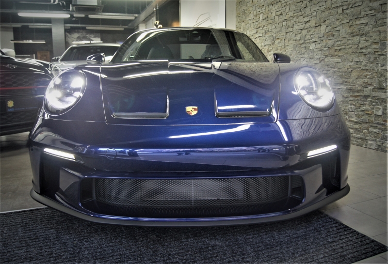 Porsche 911 992 GT3 Touring 510cv * Лист *
