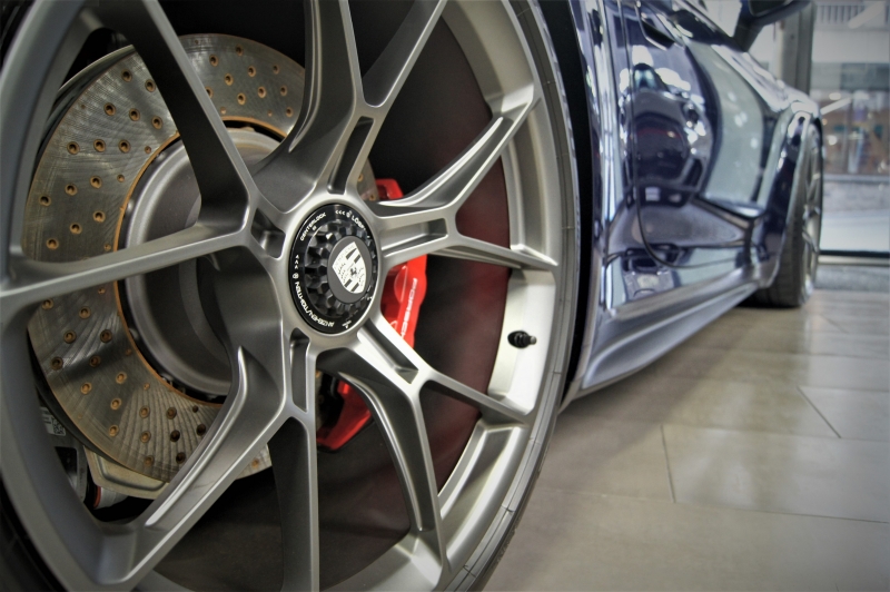 Porsche 911 992 GT3 Touring 510cv * Лист *