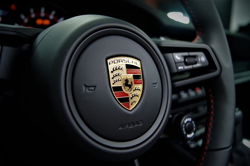 Porsche 911 992 GT3 Touring 510cv * Лист *