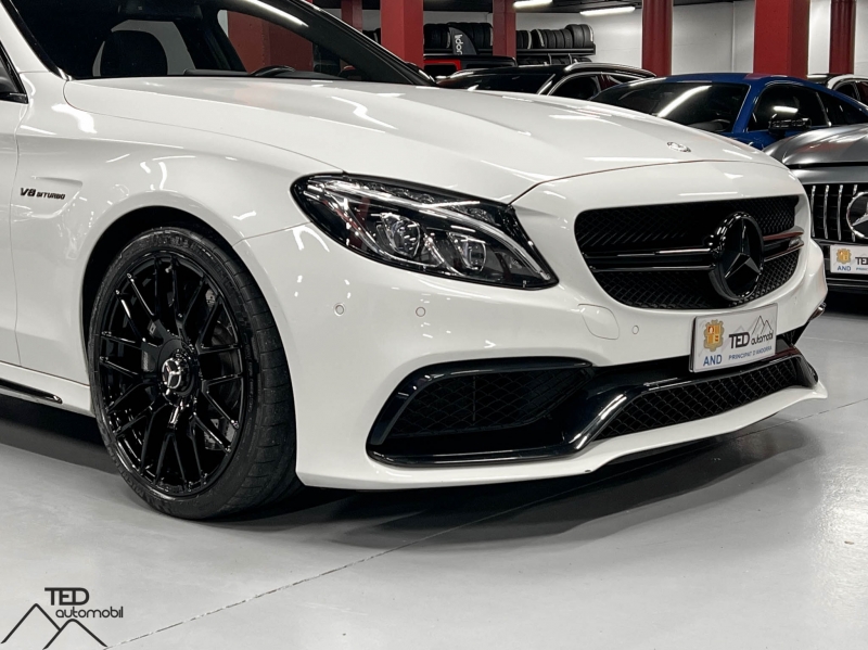 Mercedes C63 AMG 476CV