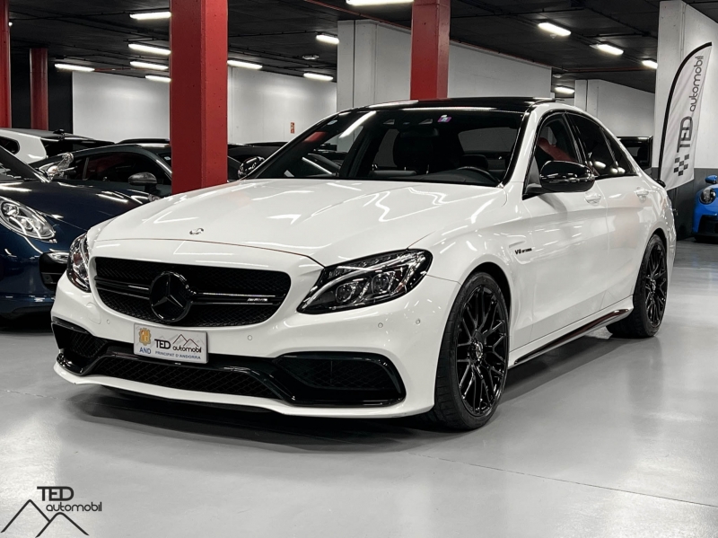 Mercedes C63 AMG 476CV