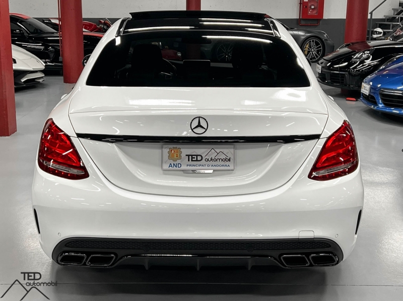 Mercedes C63 AMG 476CV