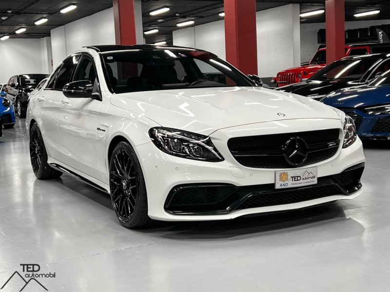 Mercedes C63 AMG 476CV