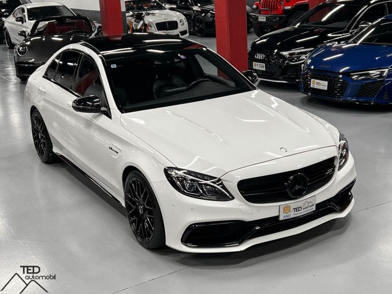 Mercedes C63 AMG 476CV