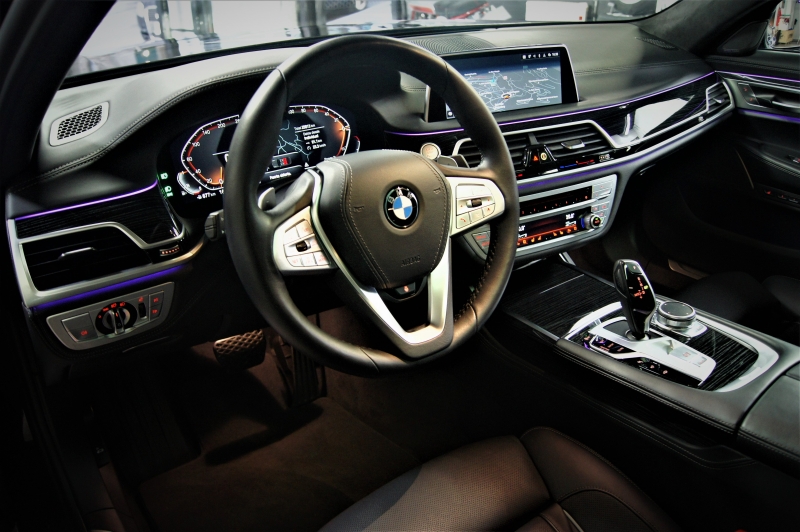 BMW 750I XDRIVE 530CV * ПОЛНАЯ КОМПЛЕКТАЦИЯ *