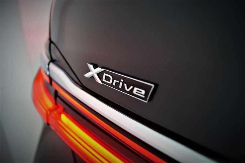 BMW 750I XDRIVE 530CV * ПОЛНАЯ КОМПЛЕКТАЦИЯ *
