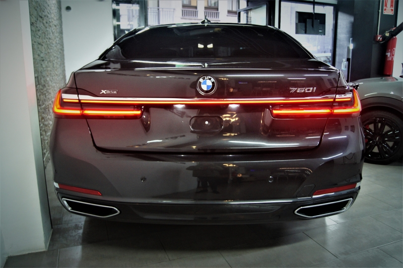 BMW 750I XDRIVE 530CV * ПОЛНАЯ КОМПЛЕКТАЦИЯ *
