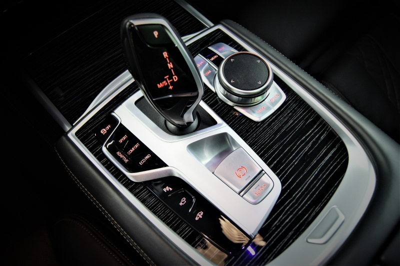 BMW 750I XDRIVE 530CV * ПОЛНАЯ КОМПЛЕКТАЦИЯ *