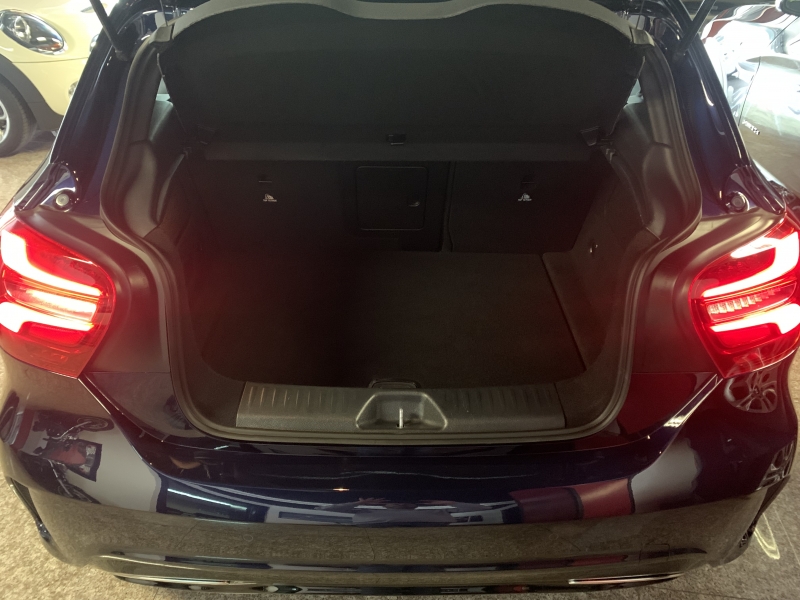 Mercedes в 220 AMG 4MATIC BENZINA