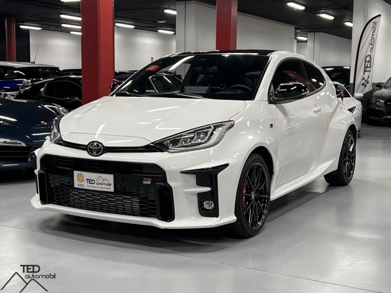 Toyota Yaris GR Track Pack 261cv Акрапович