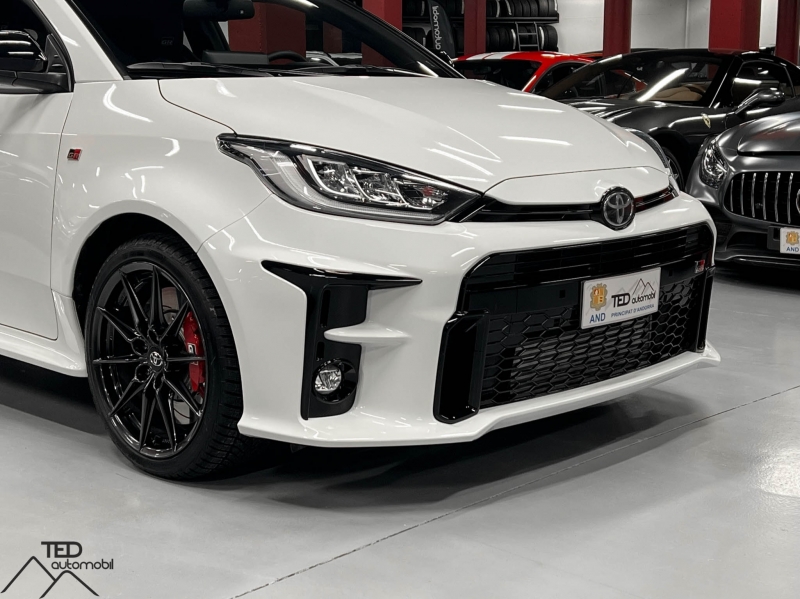 Toyota Yaris GR Track Pack 261cv Акрапович