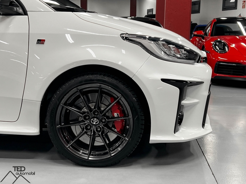 Toyota Yaris GR Track Pack 261cv Акрапович